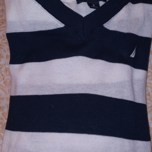 Nautica Sweater - Picture 3 of 3